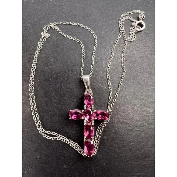 Raspberry rhodolite garnet cross pendant and chain necklace in sterling silver - Picture 8 of 16